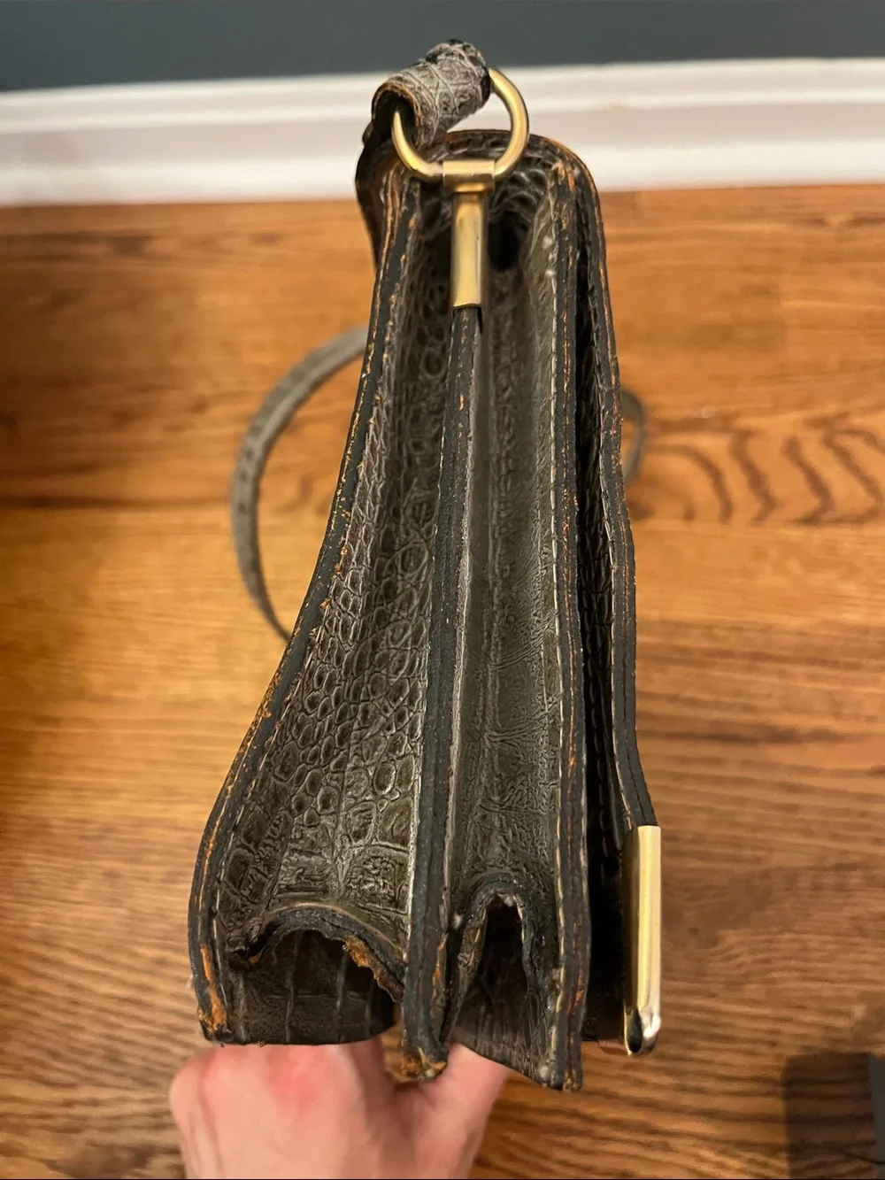 Croc-Embossed Gray Leather Shoulder Bag with Turn-Lock
